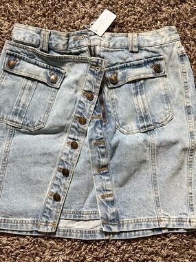 Light Wash Button-Front Denim Skirt with Flap Pockets - NO STRETCH